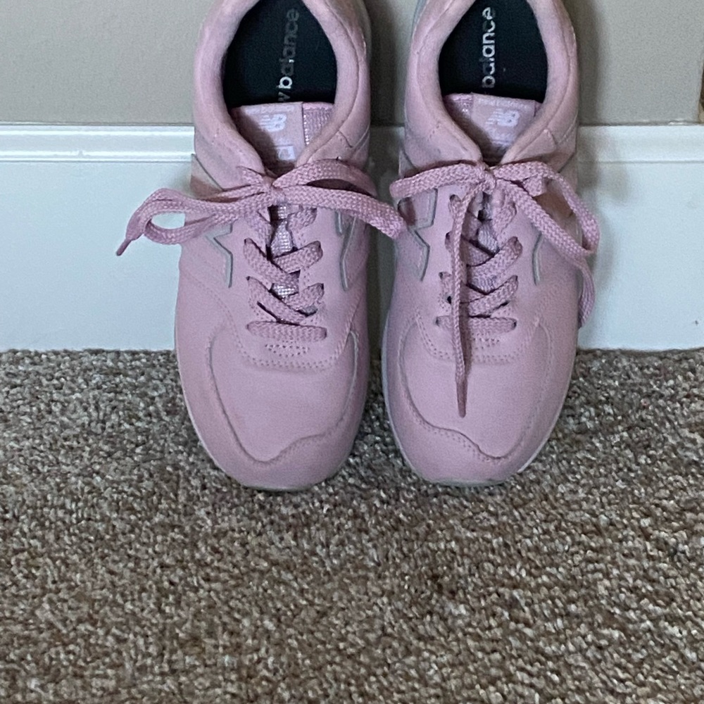 New Balance Pink Sneakers Modern Minimalist Design